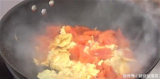  下饭|这才是西红柿炒鸡蛋的正确做法，营养丰富，味道鲜美，太下饭了