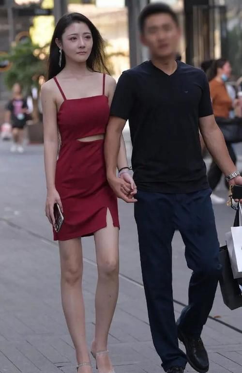 连衣裙搭配不挑人，可以参考这些，魅惑气质达到极致