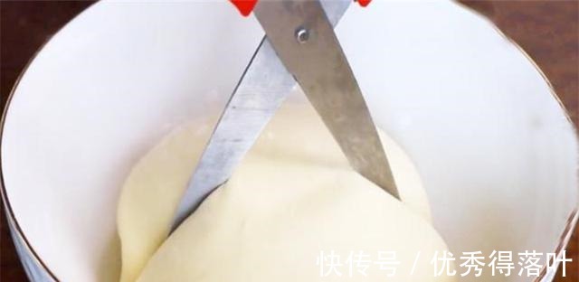 自从学会面包的这个做法，我家一周吃5次，松软香甜，简单又家常！