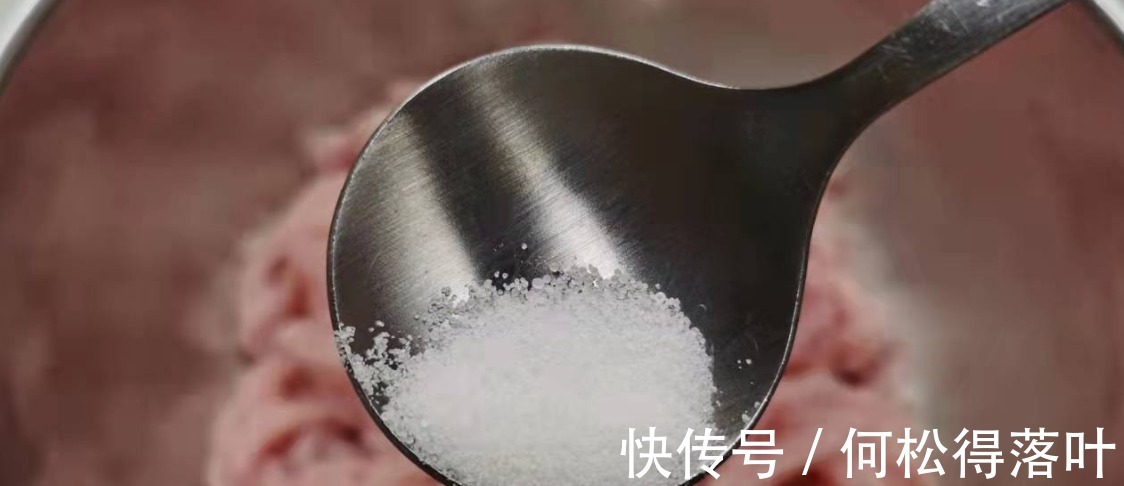 榨菜炒肉丝|榨菜炒肉丝的经典做法,色香味俱全,这就是干饭人的下饭菜!