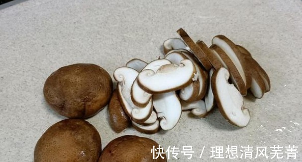 钙质|冬天多给孩子吃“长高菜”,3元一斤,钙是牛肉6倍,鲜美易吸收!