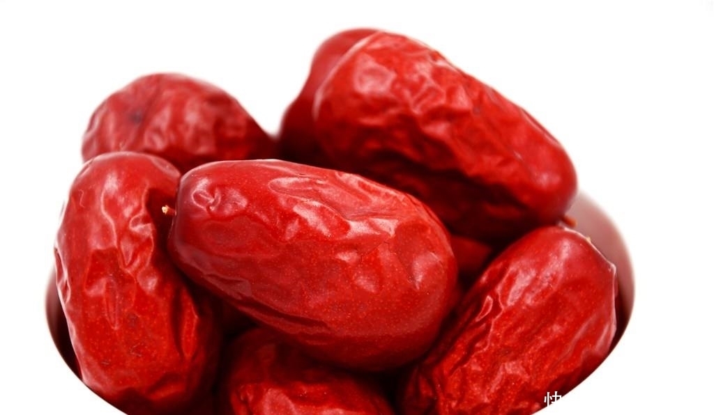 枸杞性温|女人不想宫寒缠身，这4类食物最好不要吃，吃的越多妇科病越严重