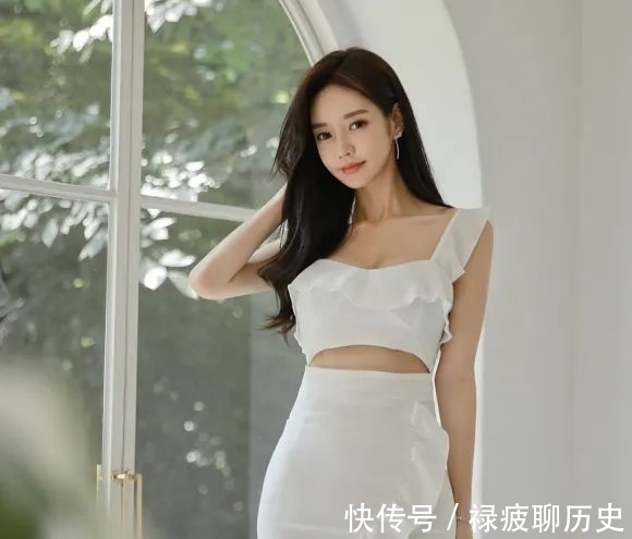 孙允珠|美图欣赏:孙允珠,梦幻绫罗芳雪幽彩弧线鱼尾裙