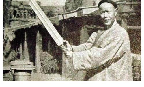 银元$刽子手砍一颗头能有多少钱?他们在古代的收入到底是什么水准?