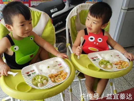 调味料|刚过1岁的孩子能不能吃大人饭？6项建议家长要知晓，吃对不伤身