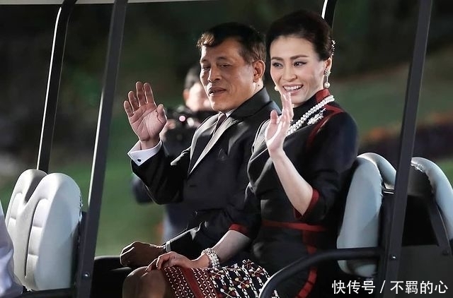 诗妮娜要升级成泰国王后啦!气质够端庄,泰王一意孤行谁劝都没用