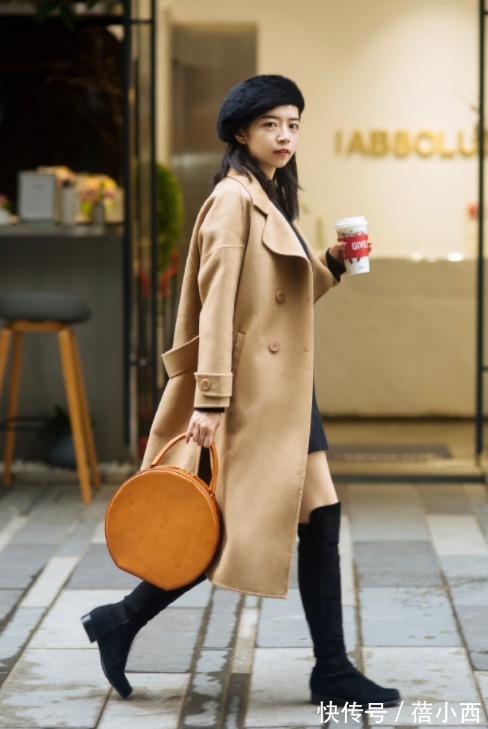 马丁靴|奔三奔四的女人,建议多穿大衣+“长筒靴”或“短靴”,时髦洋气