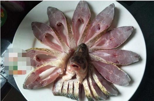 家人聚餐,这道家常蒸菜,蒸一蒸,8分钟上桌,鲜美到流口水