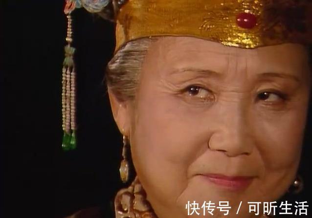 王夫人|王夫人没钱给贾母做寿,靠当东西遮羞,她没有私房钱吗?