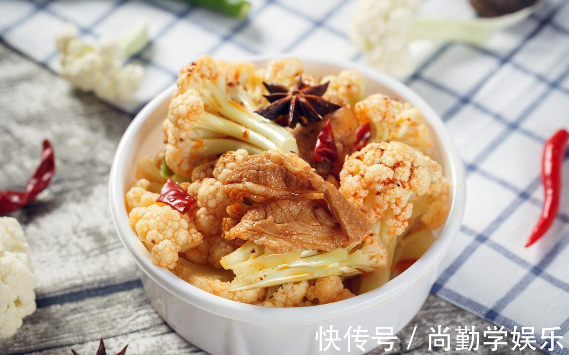 炒花菜,先焯水还是先过油?都不对,教你一招,花菜香脆又入味