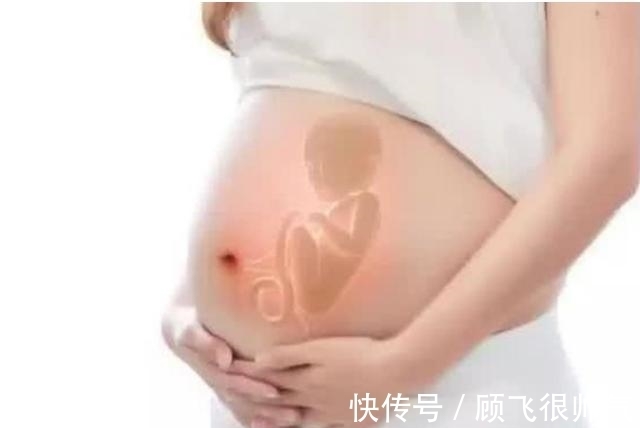 小菊|孕妇顺产双胞胎后大喊：肚子还在动，医生检查发现惊喜