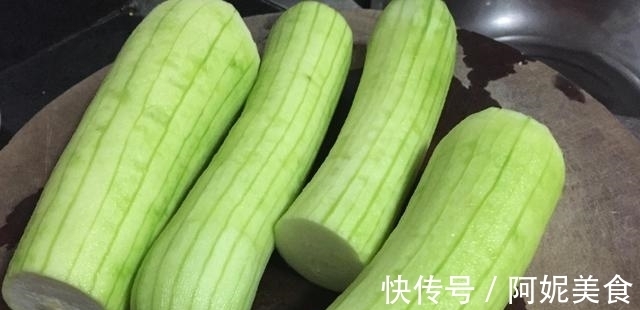 丝瓜|丝瓜5种最好吃的做法，简单美味又营养，看看你喜欢吃哪种？