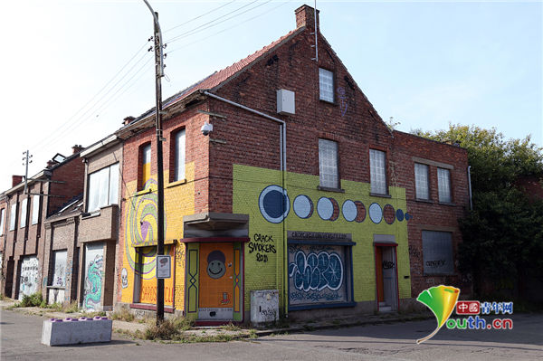 街头艺术@比利时杜尔镇“鬼城”变“涂鸦城” 吸引世界各地街头艺术家