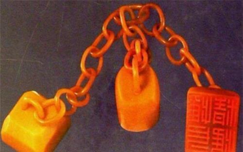 此物|溥仪逃亡时,将此物缝进棉衣里26年不离身,今成“国宝中的国宝”