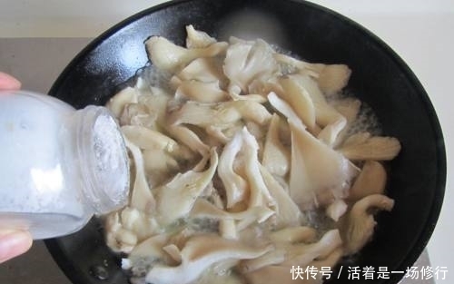 妈妈|妈妈说用它炒鸡蛋,不仅好吃,营养还翻倍,我吃了一盘还想吃!