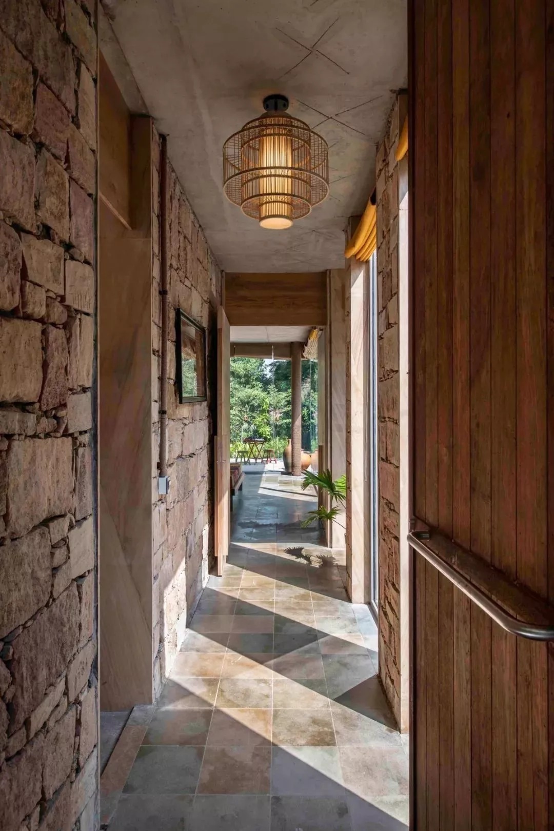 住宅|天然材料打造“舒适洞穴”,这些住宅太可了!