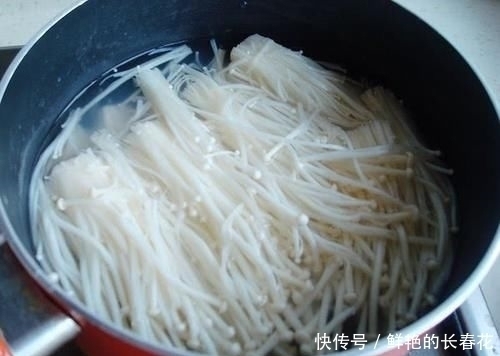 金针菇|130斤瘦到90斤,隔三差五吃这菜,坚持一个月赘肉不见瘦出小蛮腰