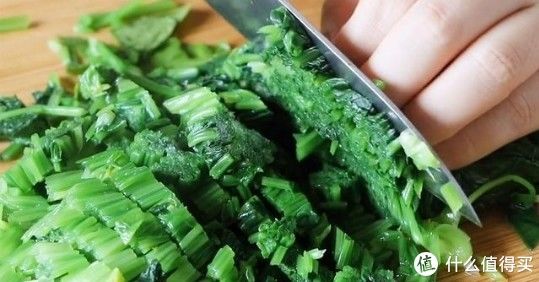 菠菜学会这样做，家里有不吃青菜的孩子都喜欢，营养美味，真解馋