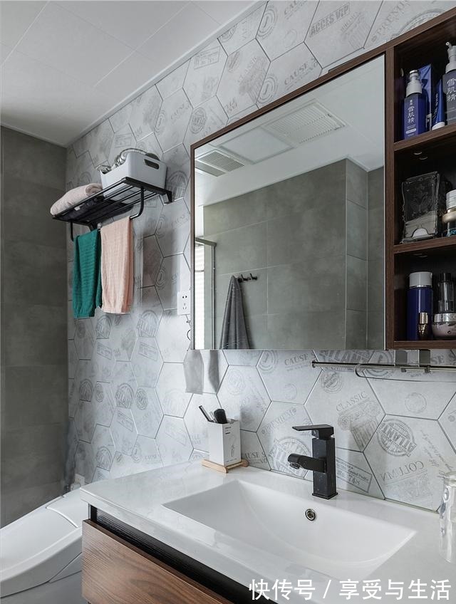 墙面|103㎡现代简约风,自然与现代的碰撞,体验撞色带来的震撼美!