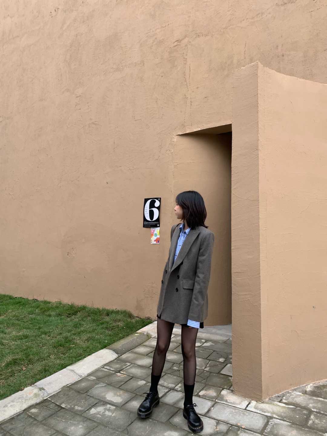 穿衣|轻熟黑丝搭什么鞋子最好看?码住这“四款”可以美上加美