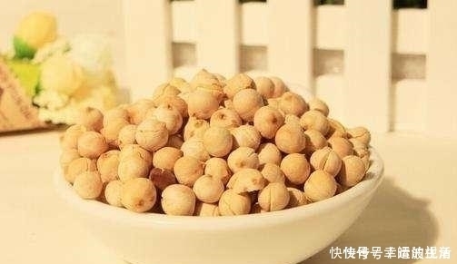 预防老年痴呆|中老人晚上养生：吃1种食物，既能预防老年痴呆，还阻止血管堵塞