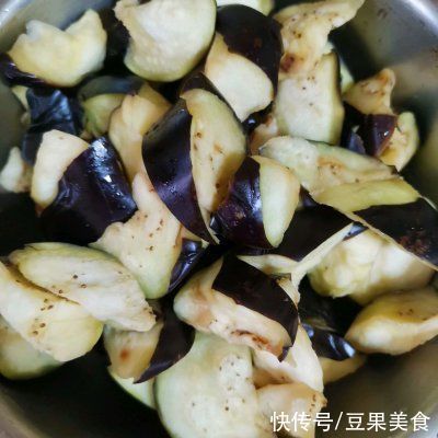 家常蒜香|#不容错过的鲜美滋味#家常蒜香红烧茄子