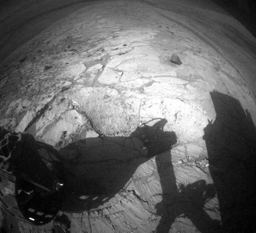 即将抵达夏普山峰顶火星传回最新照片,好奇号所处位置不太妙