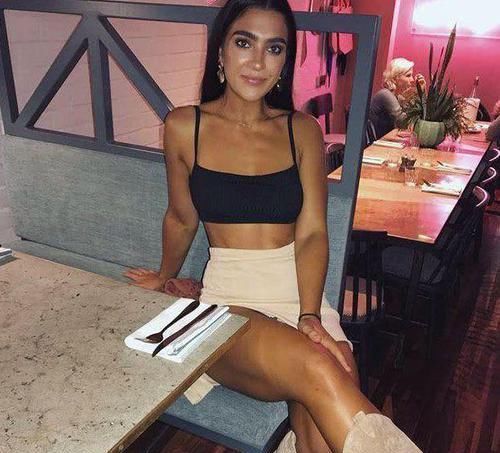 假小子|健身模特很会吃, 身材又好, 小时候的她却跟“假小子”一样!