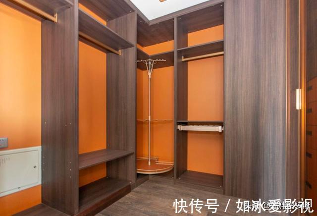 背景墙|参观230㎡大平层,房子大就是任性,简单装修都非常大气显档次