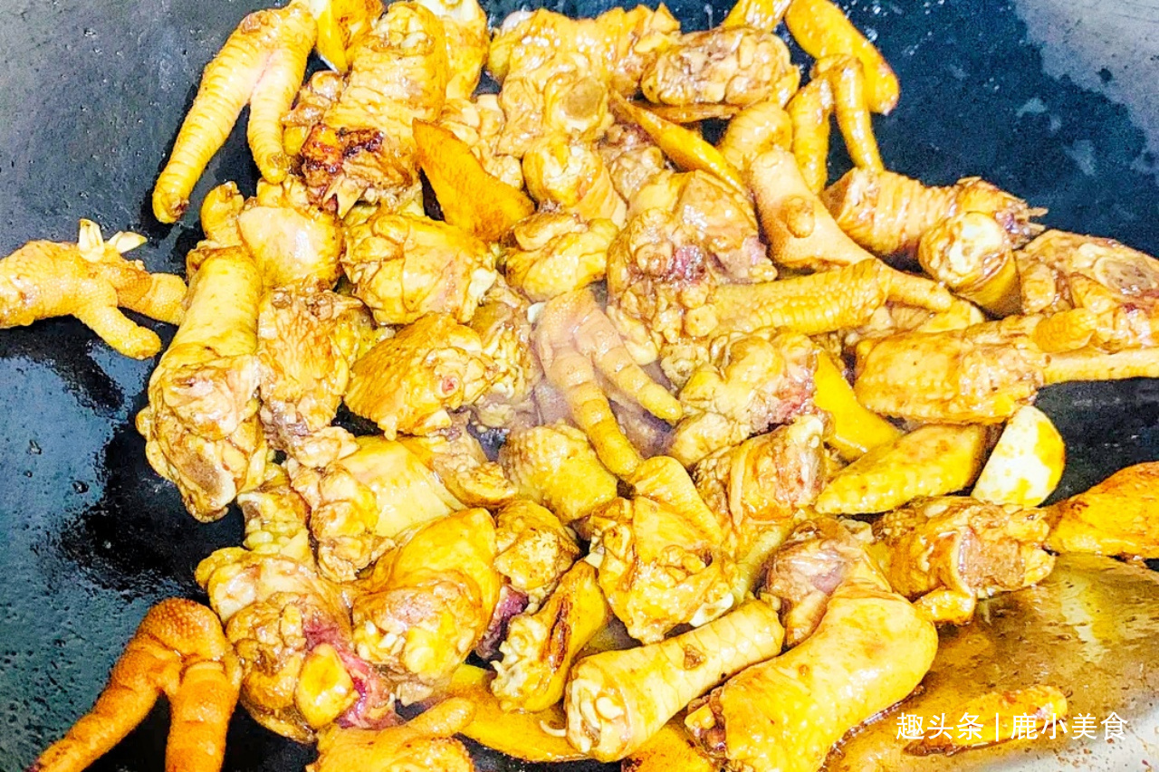 焖鸡肉前,多加“2料”洗一洗,鸡肉无腥无血沫,鲜嫩肉滑特入味