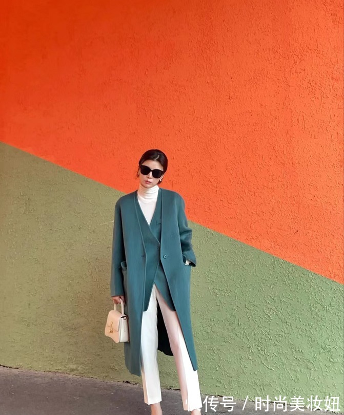 裤子|“白裤子”才是万能的搭配神器,9个造型告诉你答案,高级洋气