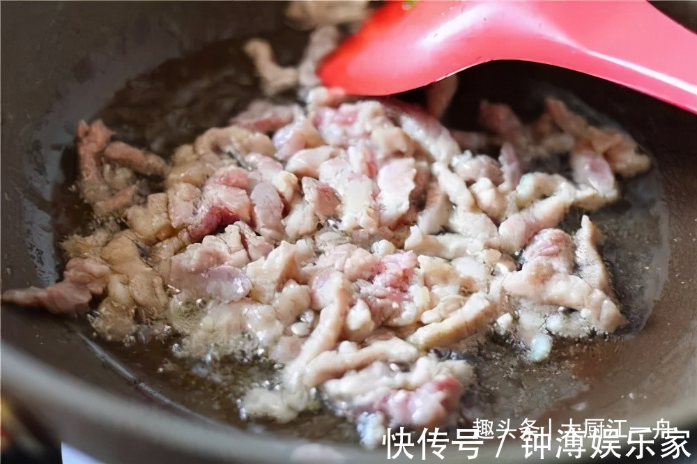 炒猪肉炖排骨，牢记“1放3不放”，肉香味浓又解馋，关键还不腥