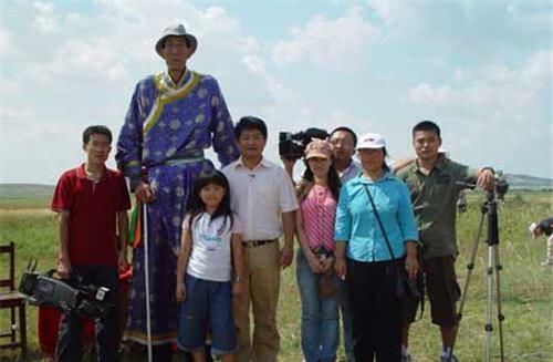 辛幸|鲍喜顺身高2.36米,不听医生建议生子,还想要二胎,如今怎样了?