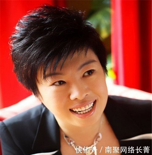 于丹!从国学大师到跌落神坛,被北大学子赶下台的于丹,当年到底做了啥