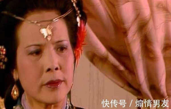 邢夫人!荣国府的管家权,是如何越过大嫂邢夫人,落到弟媳王夫人手里的?