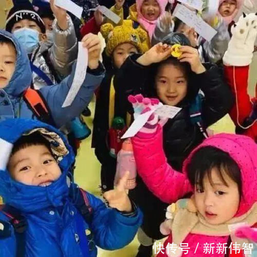 孩子|幼儿园“工资条”火了，负责后勤的宝宝收到1元工资，父母欣慰