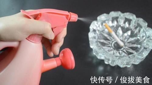 藿香正气水和白醋加在一起,作用太棒了,一年能省下不少钱,真棒