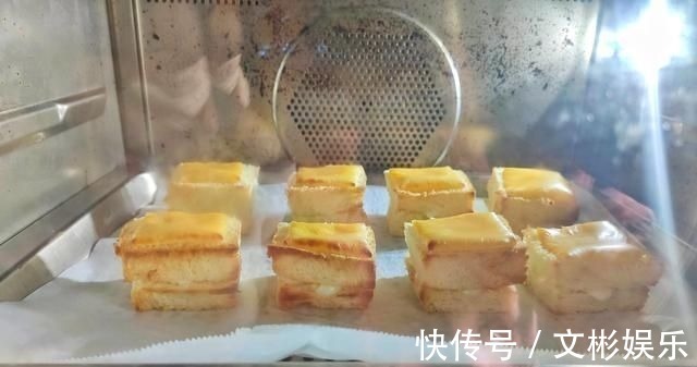 肉松小贝新做法,十分钟搞定,咬上一口,那叫一个香,完全没难度