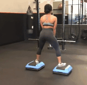 健身|身高不够，身材弥补，1.5m女医生热衷健身，凹凸曲线魅力十足