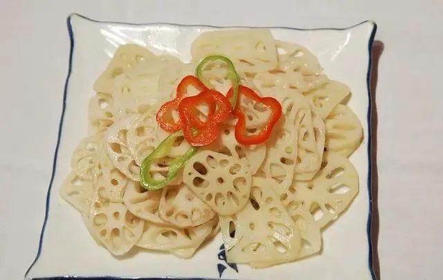 自然|为什么睡到半夜总是“自然醒”当心这2种情况,别再视若无睹