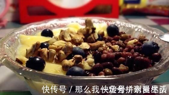 维生素b|核桃浑身是宝,但吃错了时间,反而诱发疾病!多数人不知道!