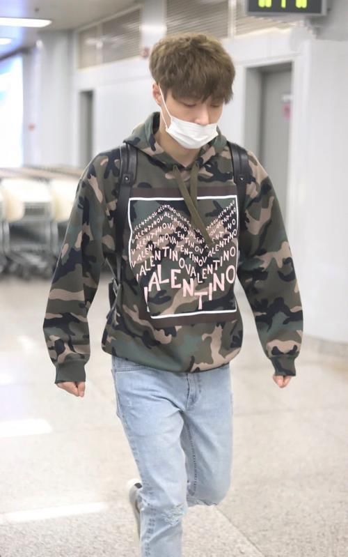 ?女人无论多少岁，扎头发记住3个技巧，简单耐看显气质