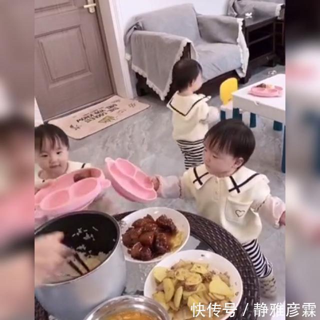 多胎|三胞胎宝宝排队“打饭”火了,网友爸爸的有序管理真的是很到位