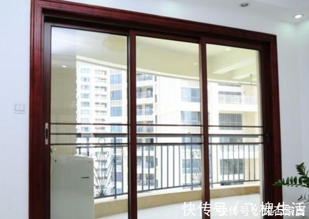 榻榻米|阳台装修万万不要装推拉门,这样装更实用美观,后悔没早发现