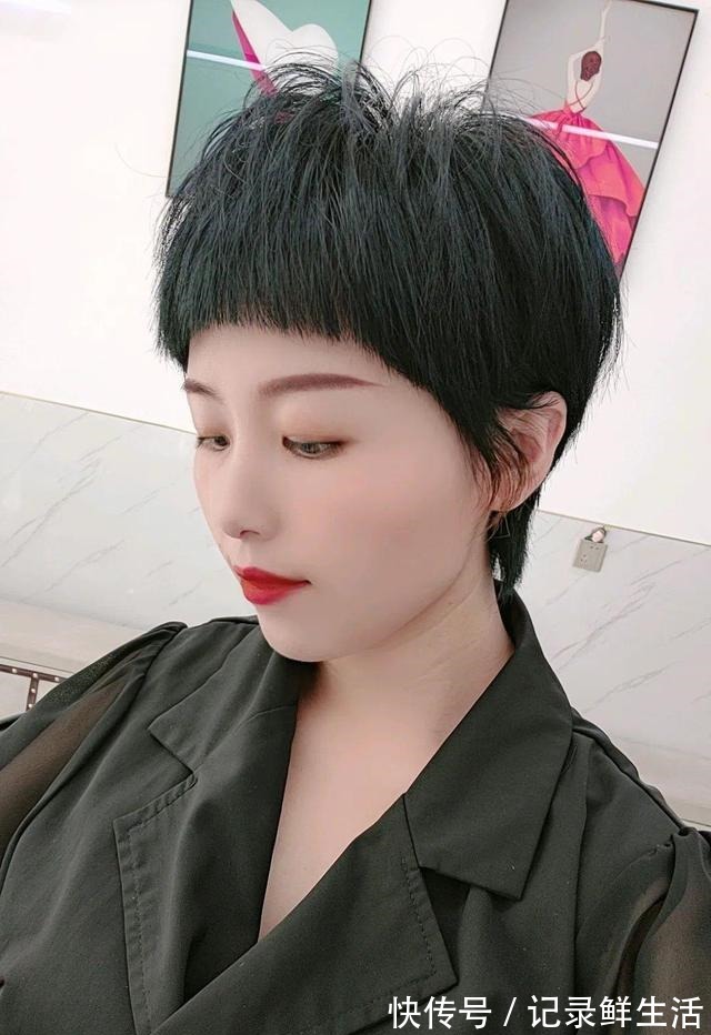 穿搭","m":"c4cf322434381188dca137cd8856870d35ae357","nlabel":"stat_3045611159:zm.news.so.com:54+N5oOc5Lul5b6A55qE57yY5YiG5LiO5oSf5oOF,pageType_zmt,glevel_3","ntag":"tfashion;sfashion_时尚;kfashion_1:穿搭;kfashion_1:打底裤;c