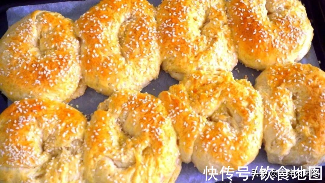 揭秘！芝麻卷面包的做法，太简单了，外脆里松，不用再出去买