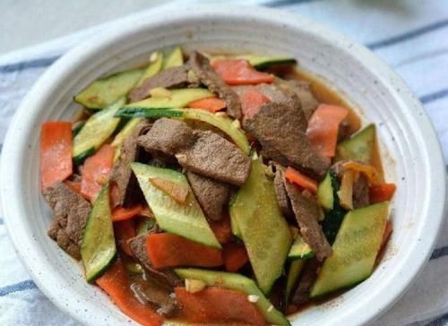 天然的“补血菜”找到了，女性隔三差五吃，气血足了，脸色更红润