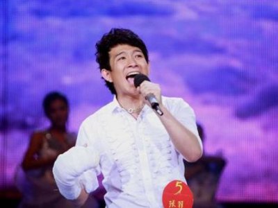 星光大道冠军现状，有人街头卖唱有人销声匿迹，冠军没含金量了？