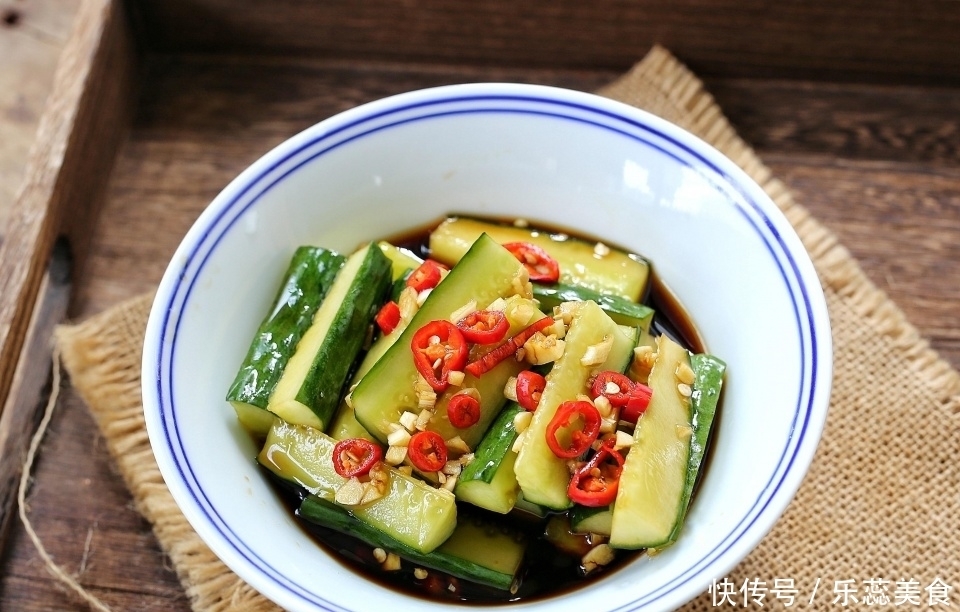 过年最馋的此道凉拌菜,做法简单,酸辣开胃,脆嫩爽口,帮助消化