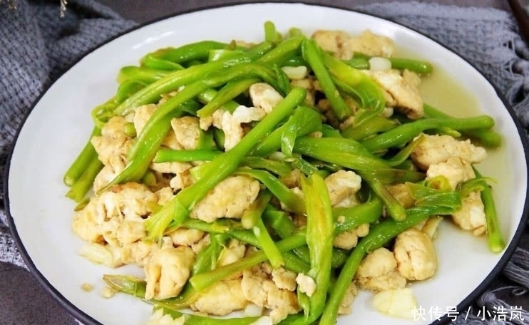 黄花菜|天然“安眠药”找到了,每天炒一盘,镇定安神,一觉睡到大天亮